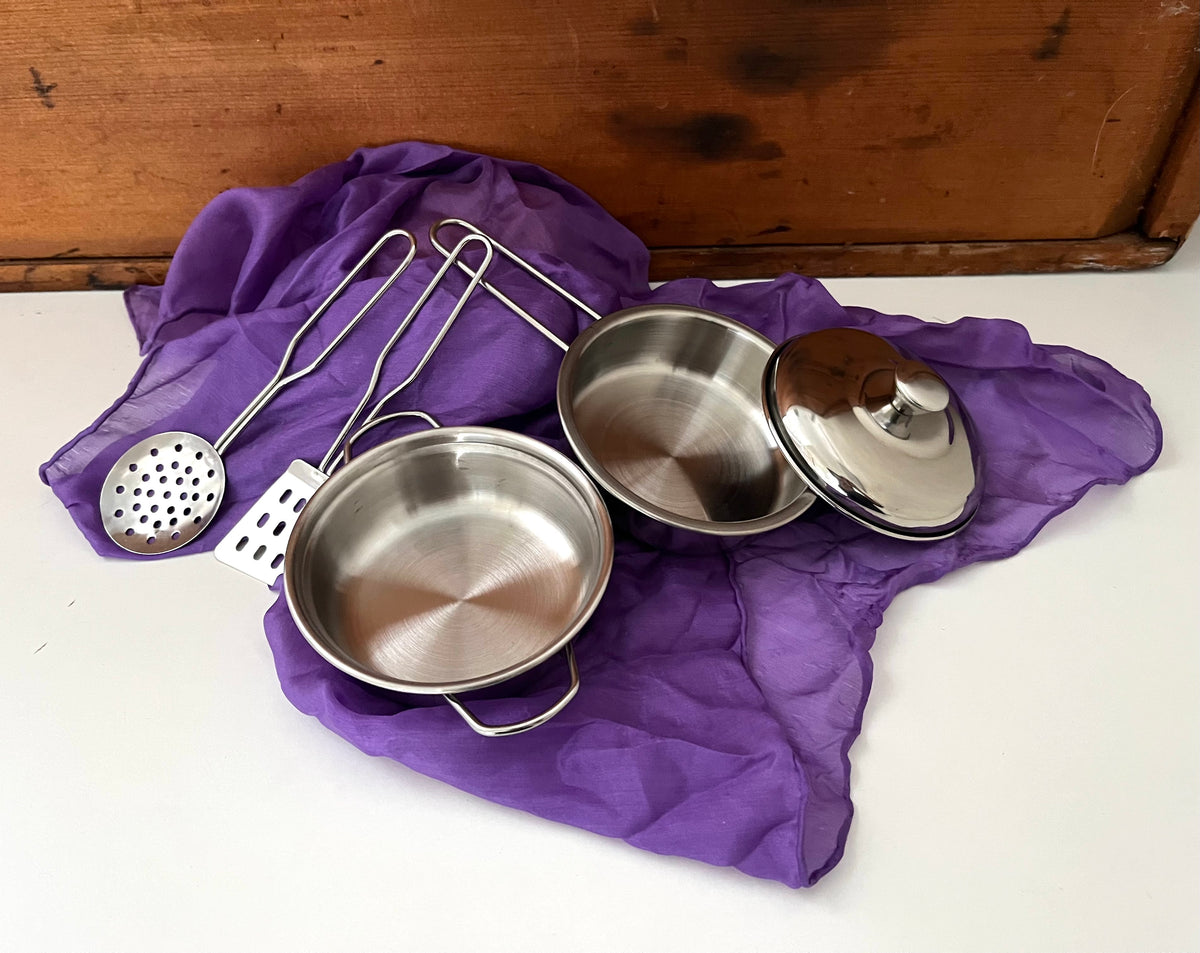 Kitchen Pots - 2 Small COOKING POTS with Lid, and 2 UTENSILS