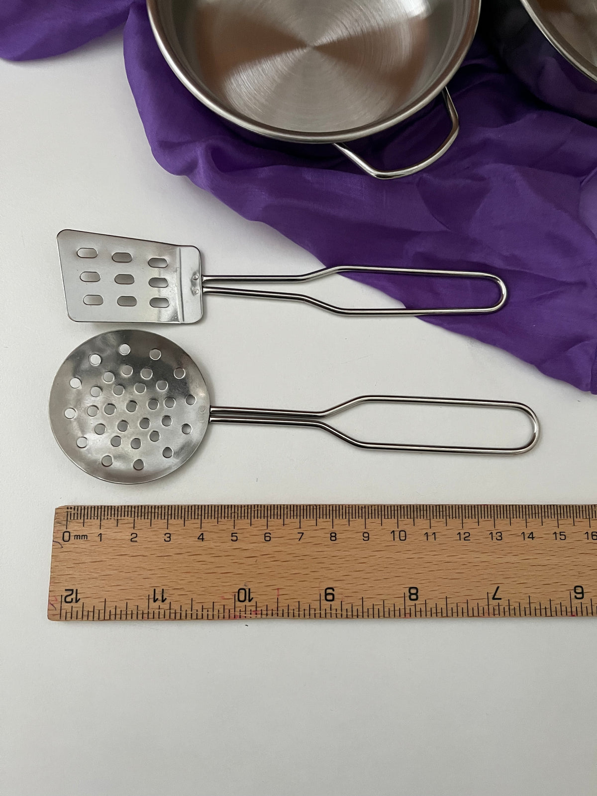 Kitchen Pots - 2 Small COOKING POTS with Lid, and 2 UTENSILS