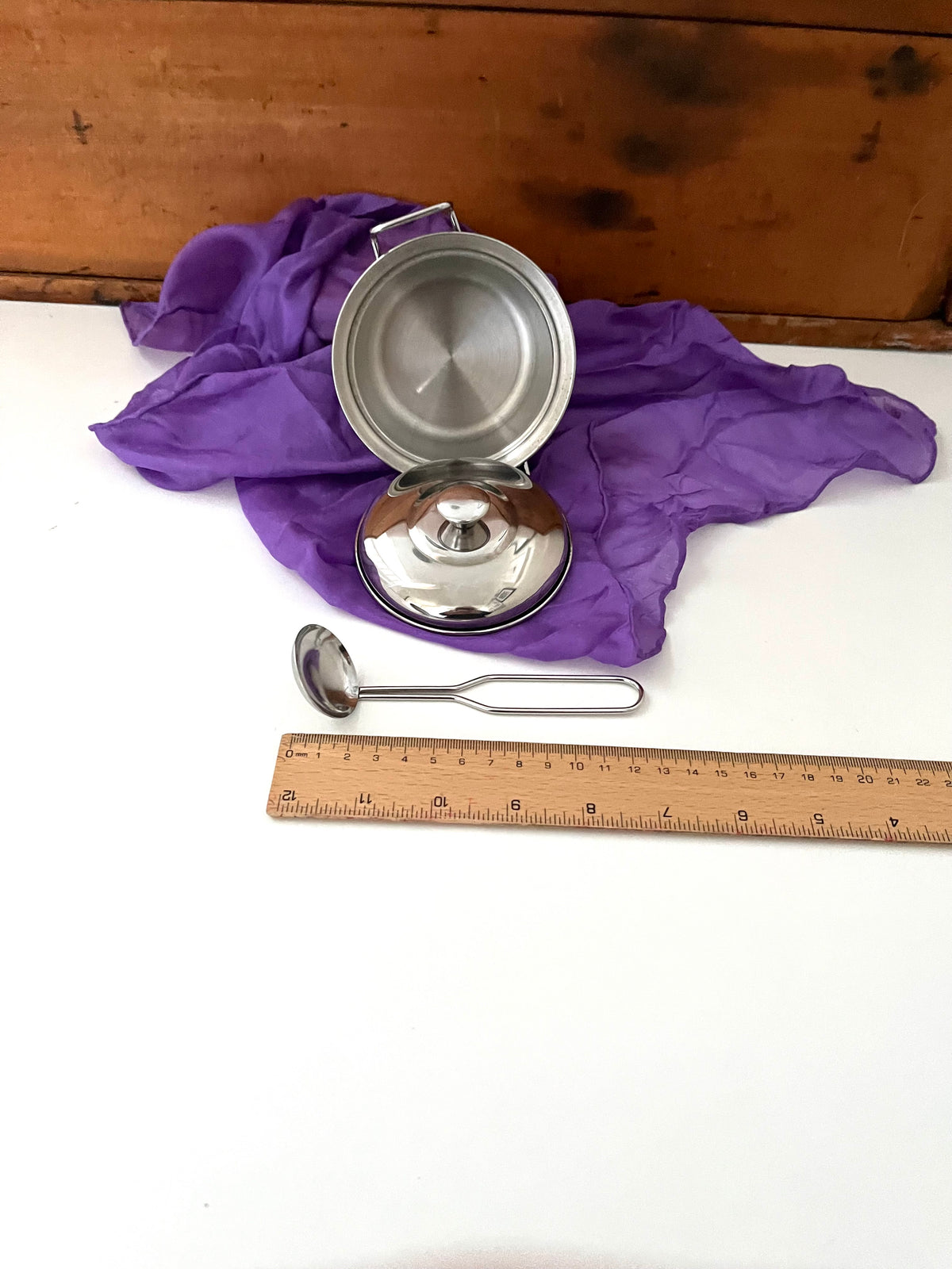 Kitchen Pots- Small STOCK POT with LADLE