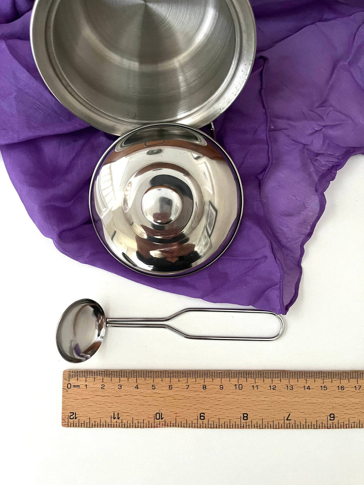 Kitchen Pots- Small STOCK POT with LADLE