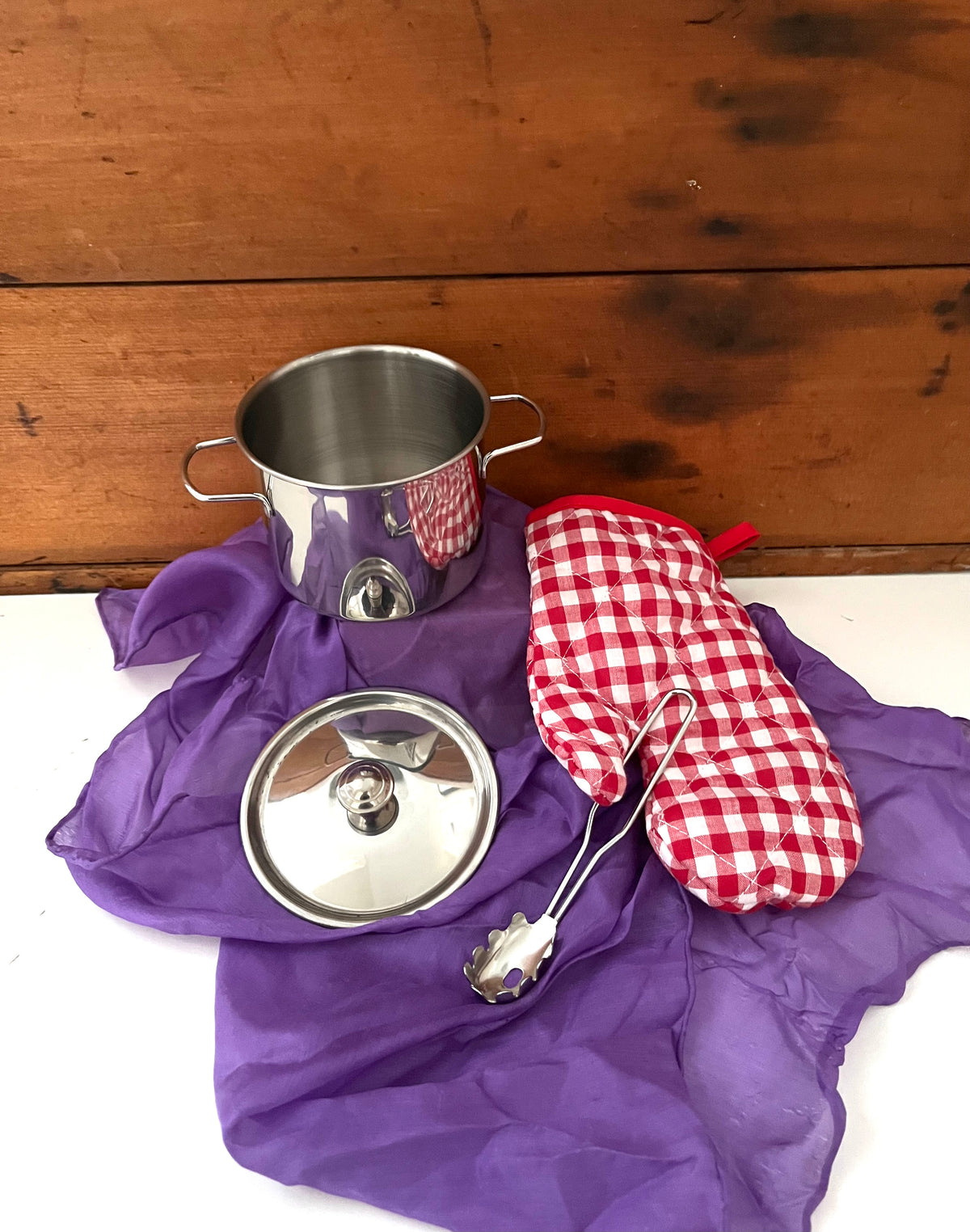 Kitchen Pots - Stainless STOCK POT, with OVEN MITT and NOODLE STRAINER Kitchen Utensil