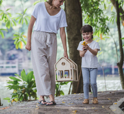 Wooden DOLLHOUSE, Compact SLIDE-&-GO with ALL FURNITURE, 20 pieces!