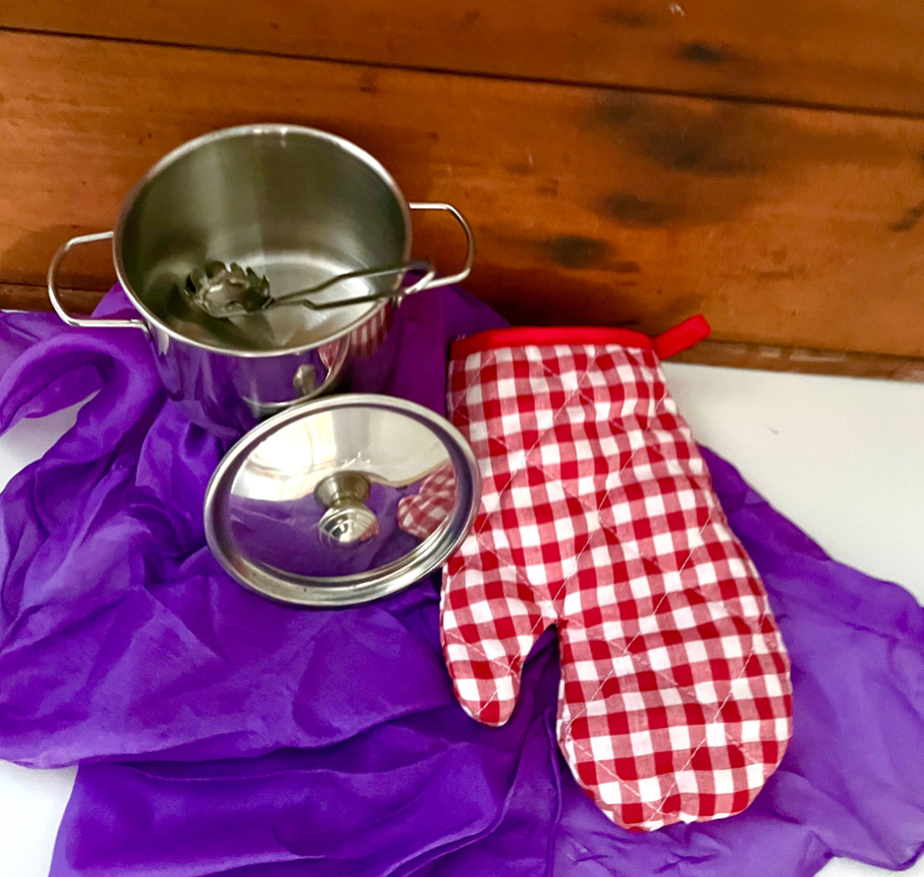 Kitchen Pots - 2 Small COOKING POTS with Lid, and 2 UTENSILS