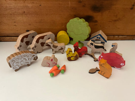 Wooden Dollhouse Play - FARM ANIMALS, 20 piece set!