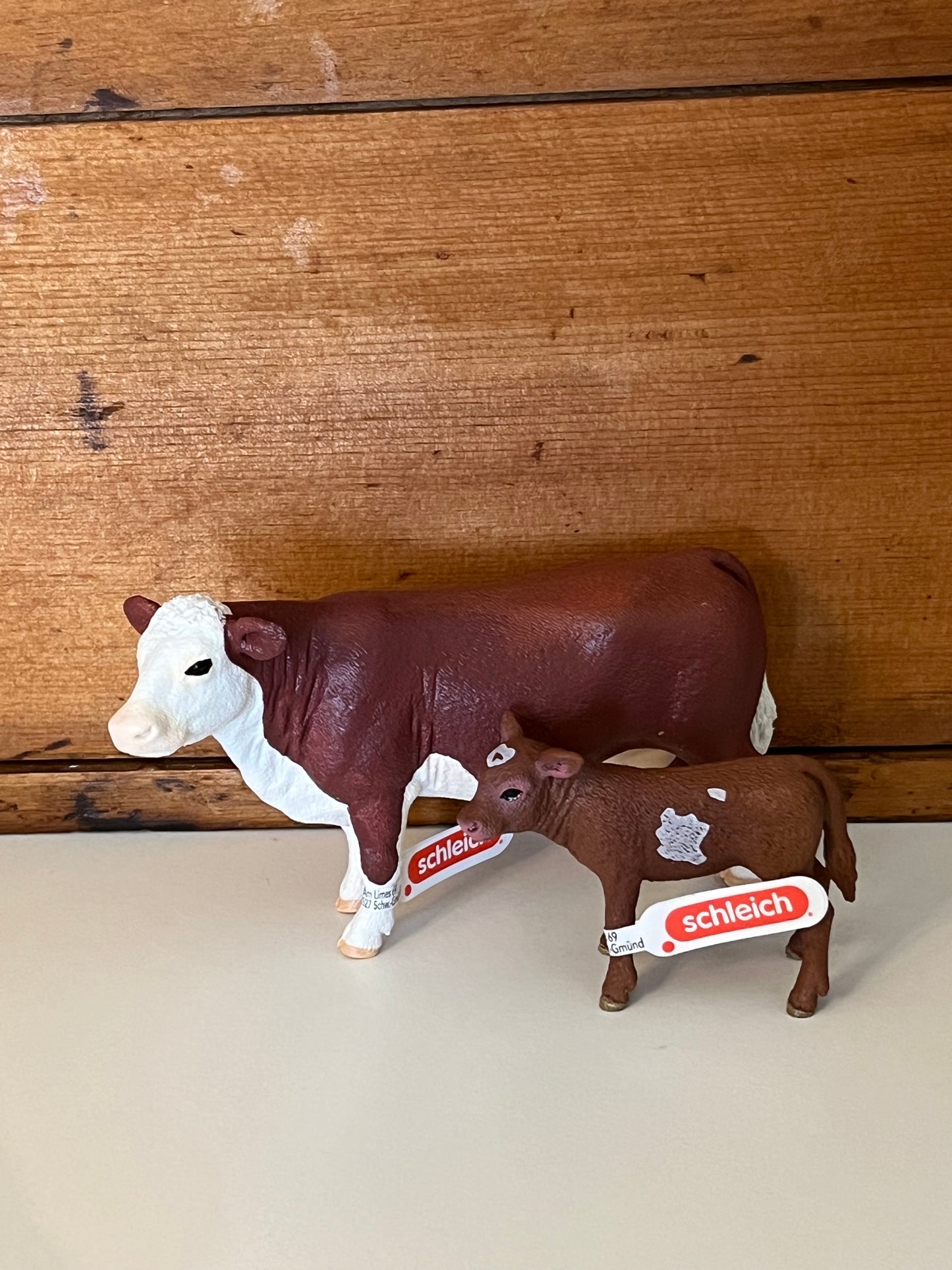 Farm Animals for Dollhouse Play - HEREFORD CALF by Schleich