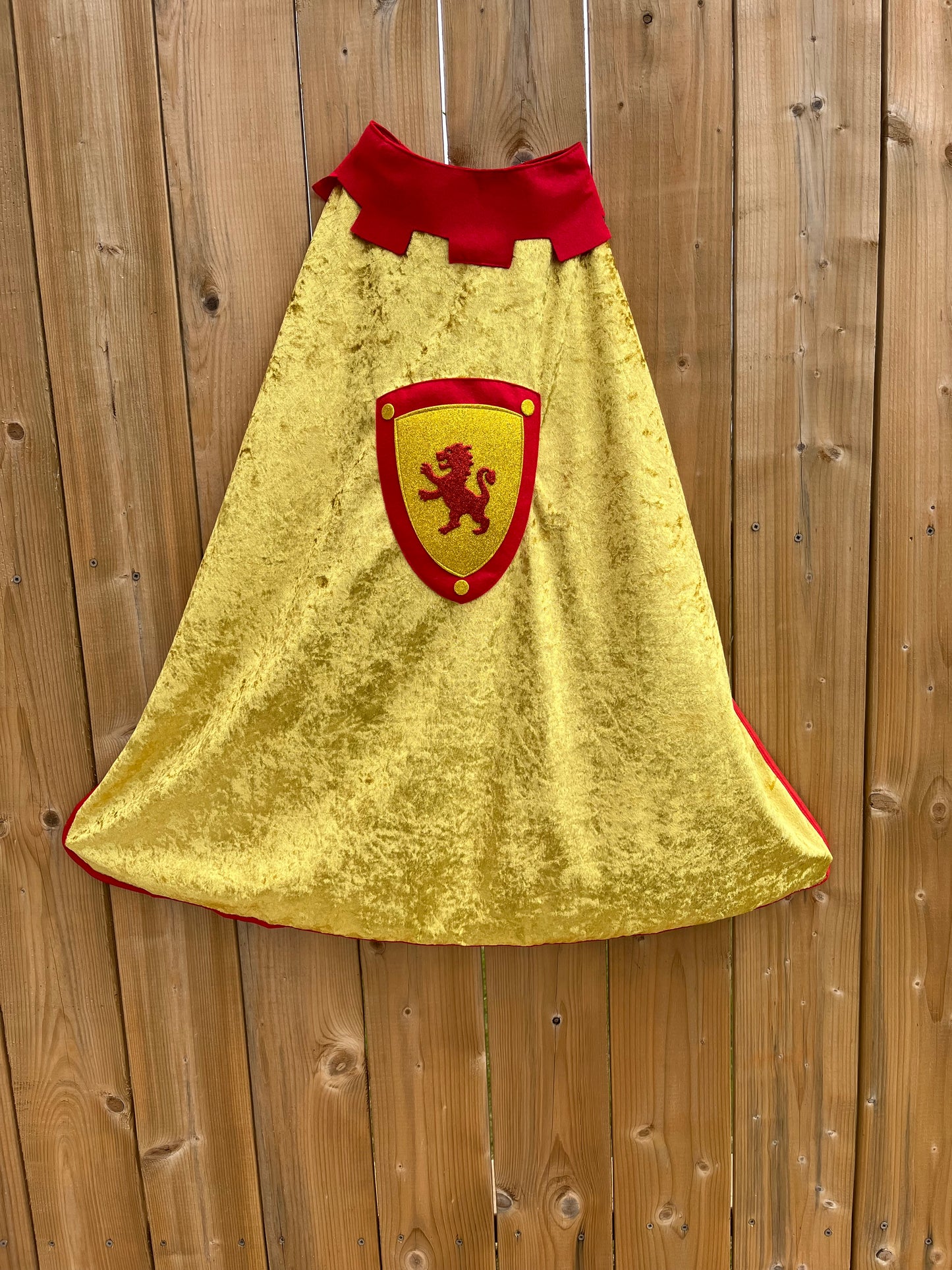 Royal CAMELOT CAPE in Gold!