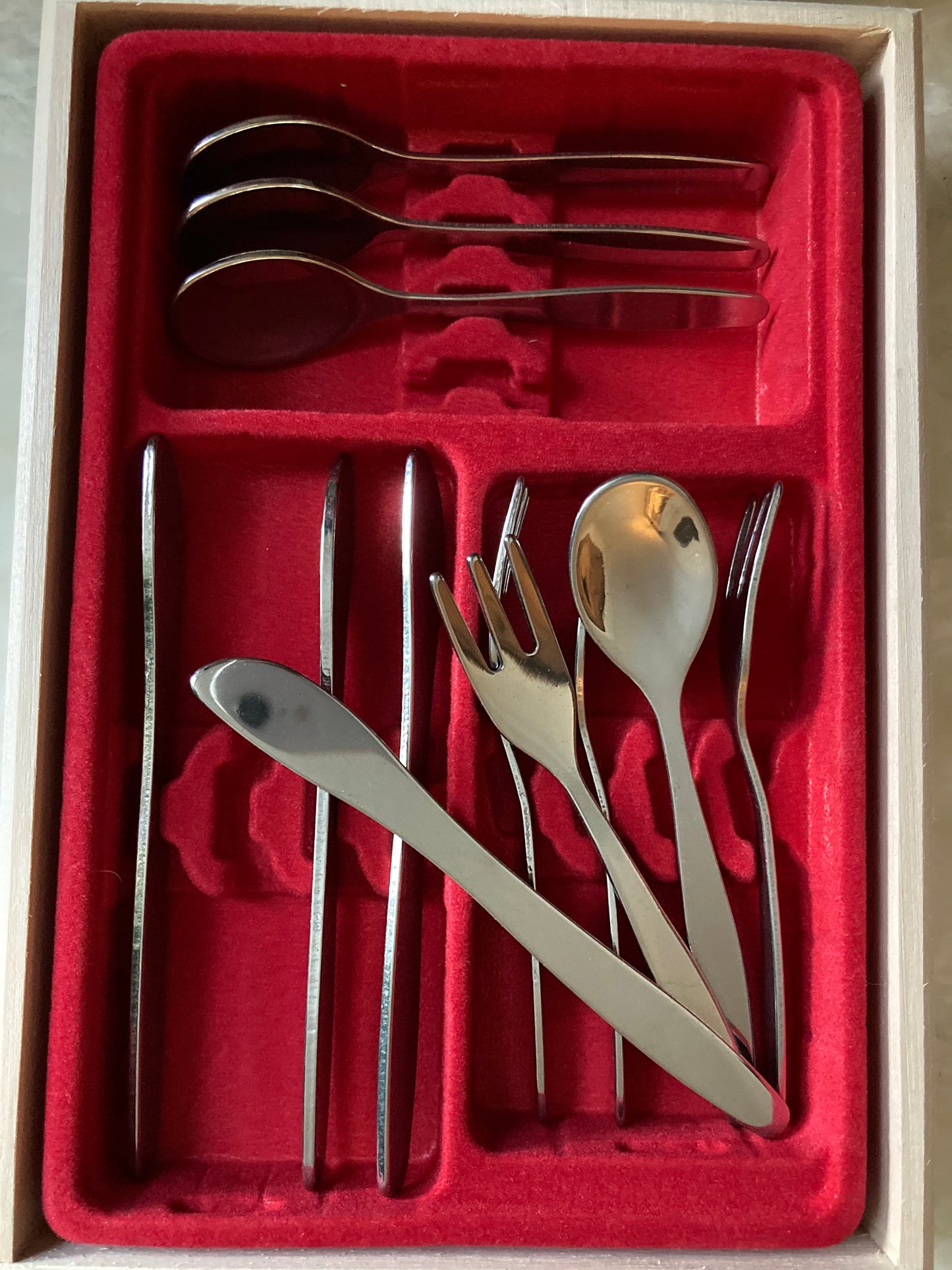 Keeping House - Child's CUTLERY SET (12 pieces)