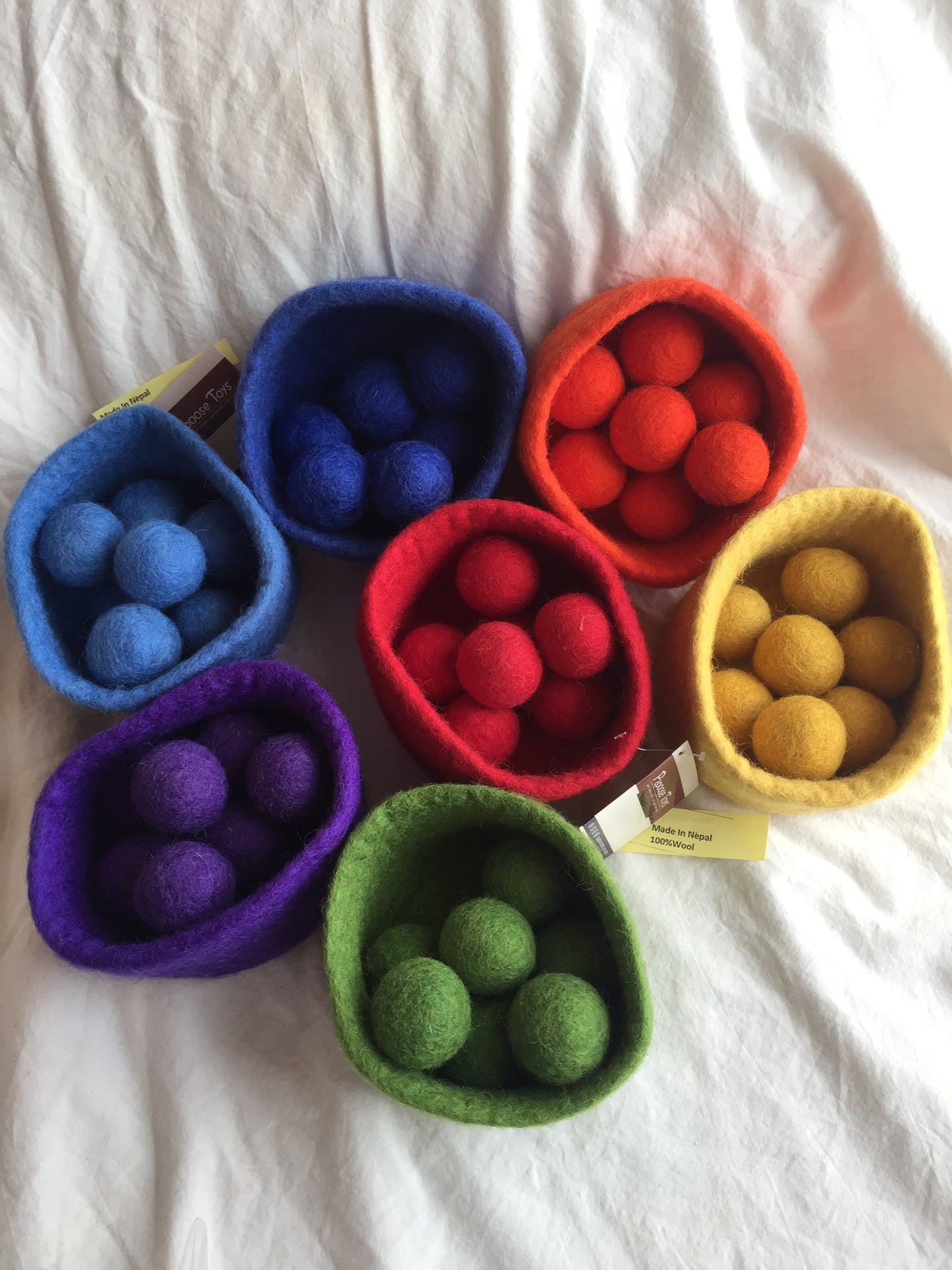 Felted Toys for Baby and Dollhouse Play Set - FELT BOWLS IN 7 COLOURS WITH 49 FELTED BALLS