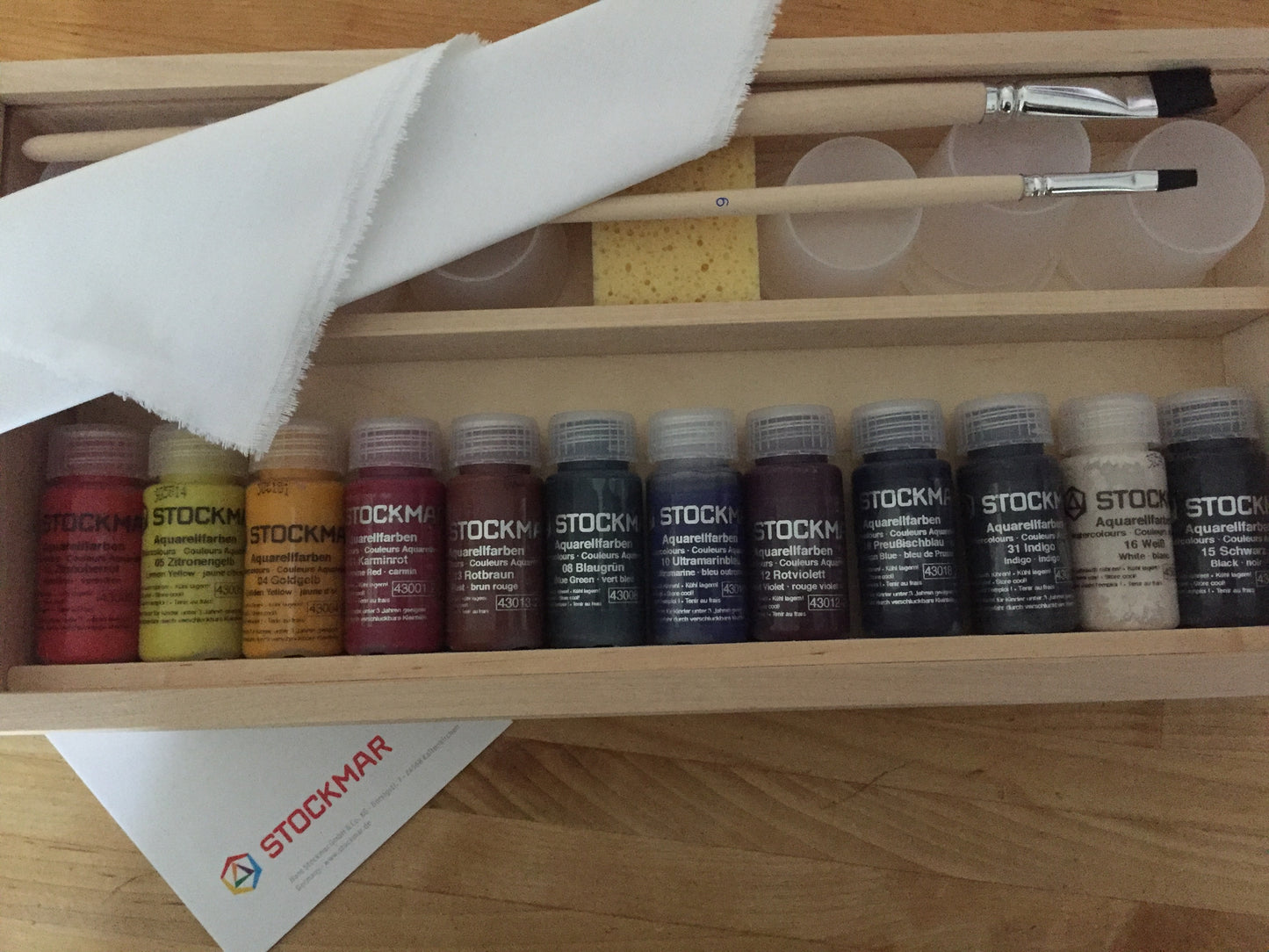 Painting Set, Art - 12 WATERCOLOUR PAINTS, BRUSHES & PAINT POTS