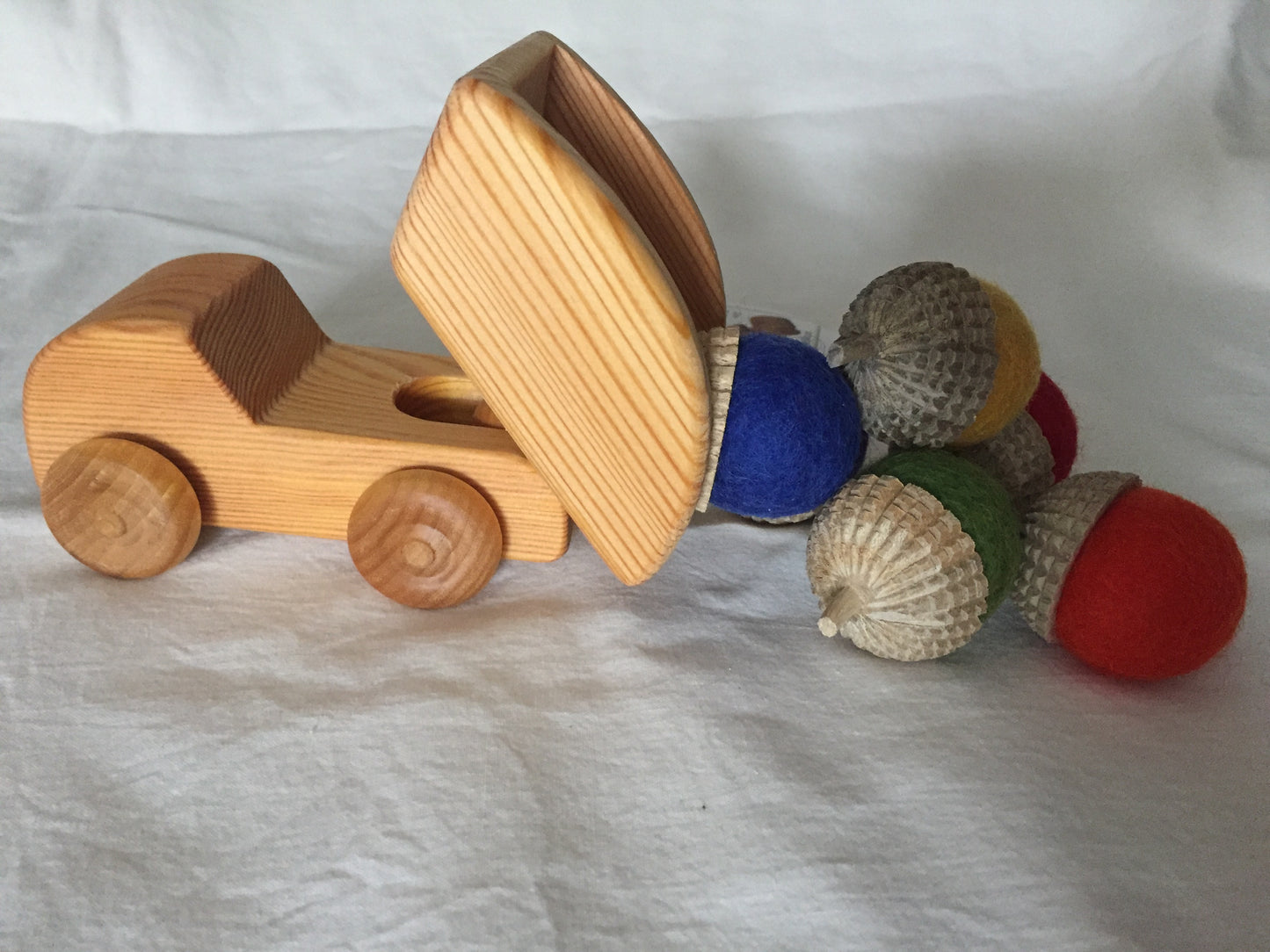 Wooden Toy - Debresk DUMPING LORRY, small