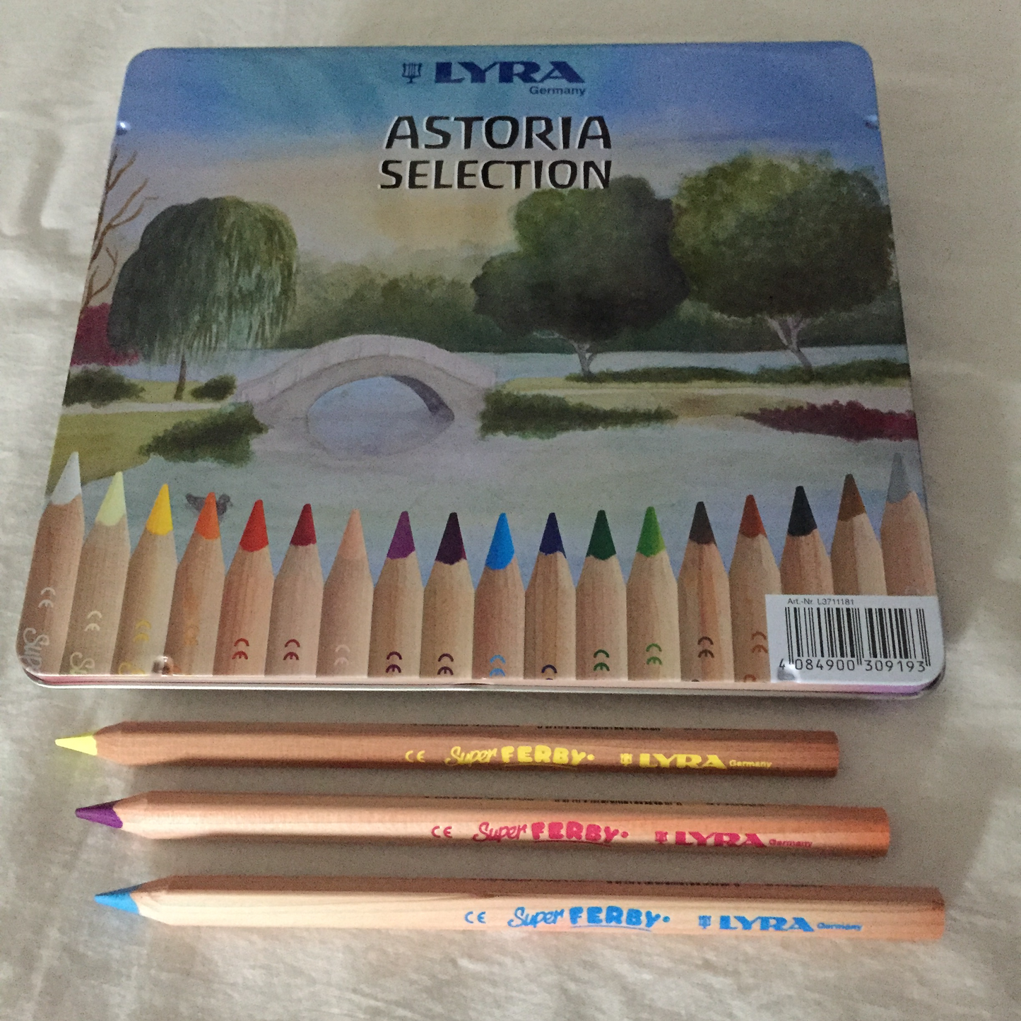 Colouring Pencils, Art - 18 LYRA SUPER FERBY COLOURS, Astoria Selection