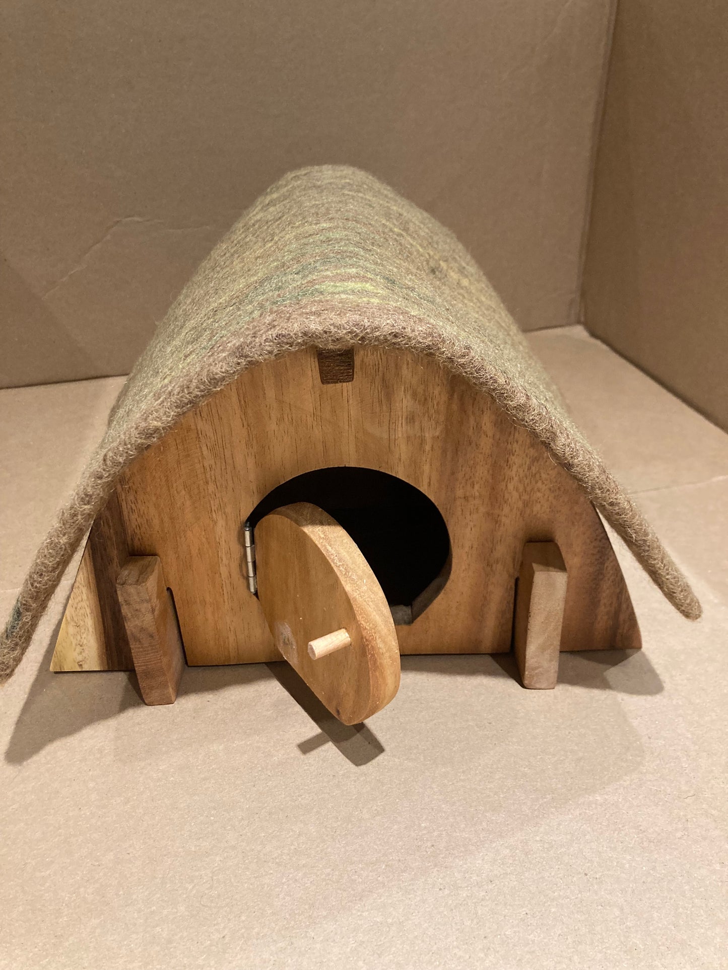 Maison de poupée - MAISON HOBBIT en bois