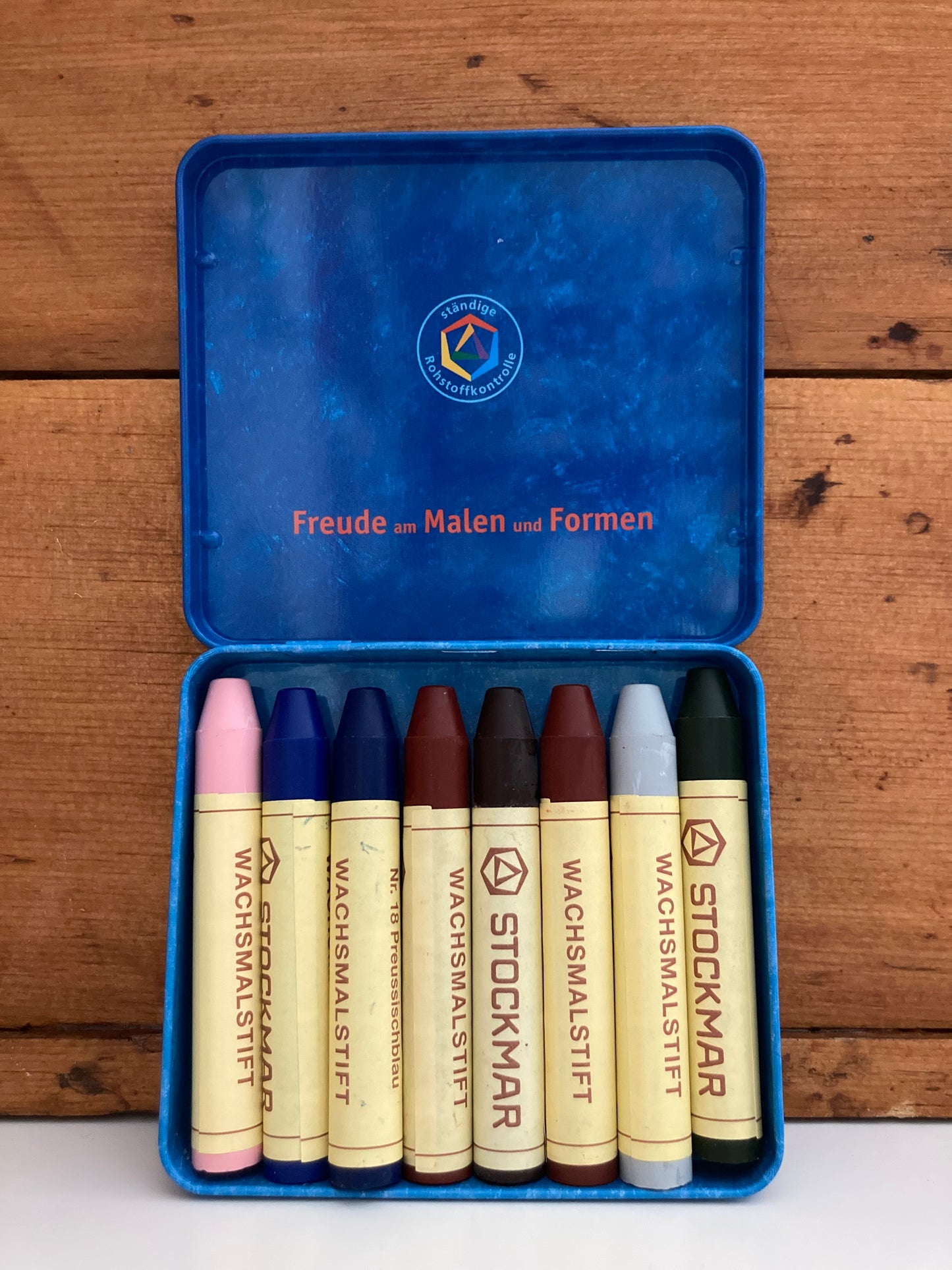 Beeswax, Art - STICK CRAYONS TIN CASE of 8 COLOURS, with PINK!