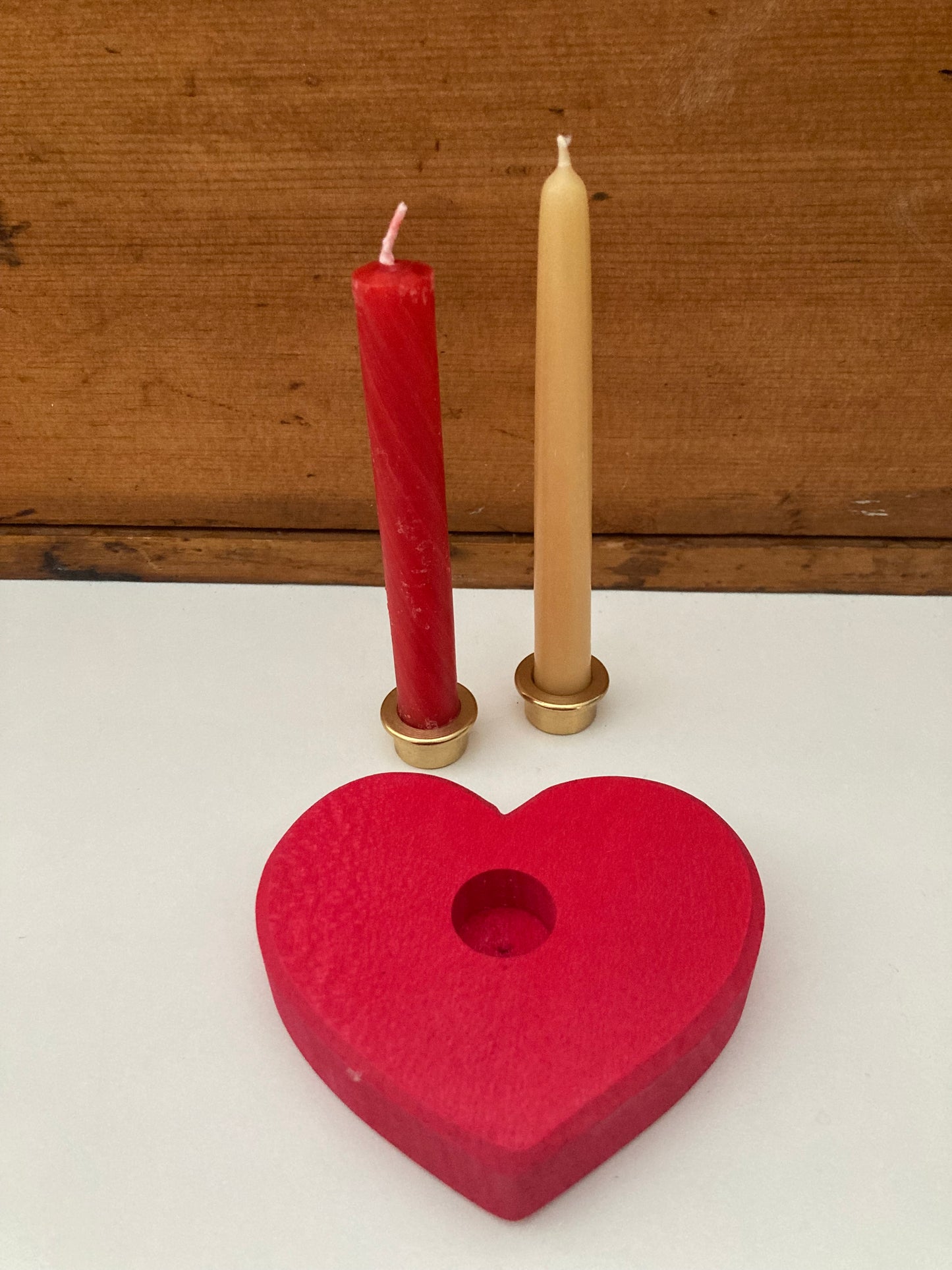 Déco en Bois par Grimm's - COEUR ROUGE avec un seul trou pour Bougie ou Figurine Déco