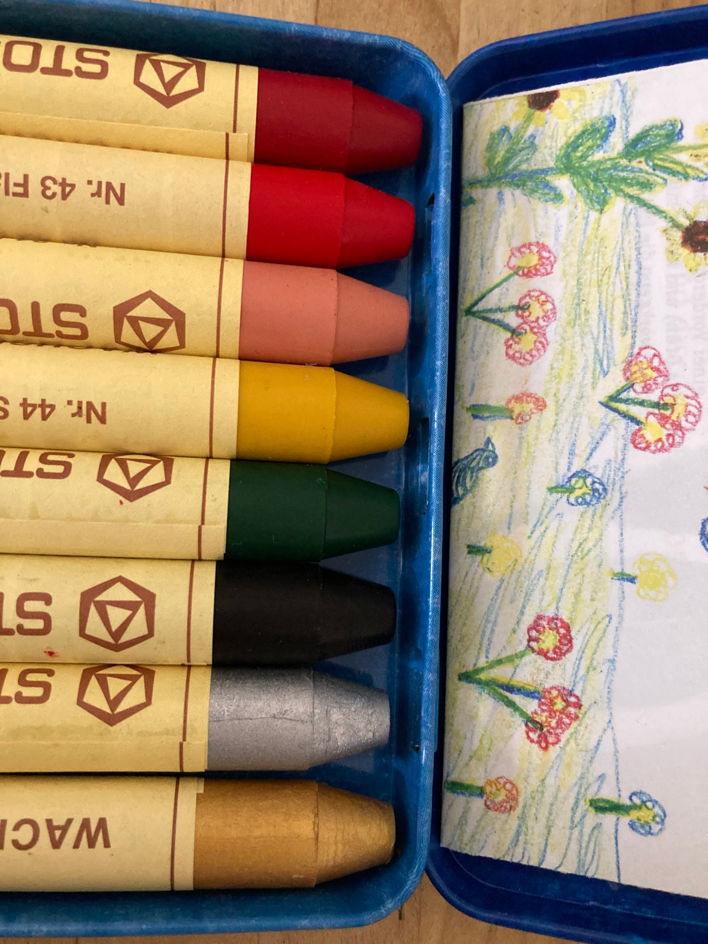 Cire d'abeille, Art - CRAYONS EN BÂTON D'OR ET D'ARGENT, en boîte métallique, 8 couleurs !