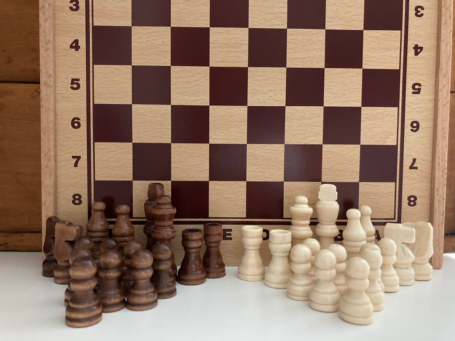 JEU D'ÉCHECS ET DE DAMES en bois