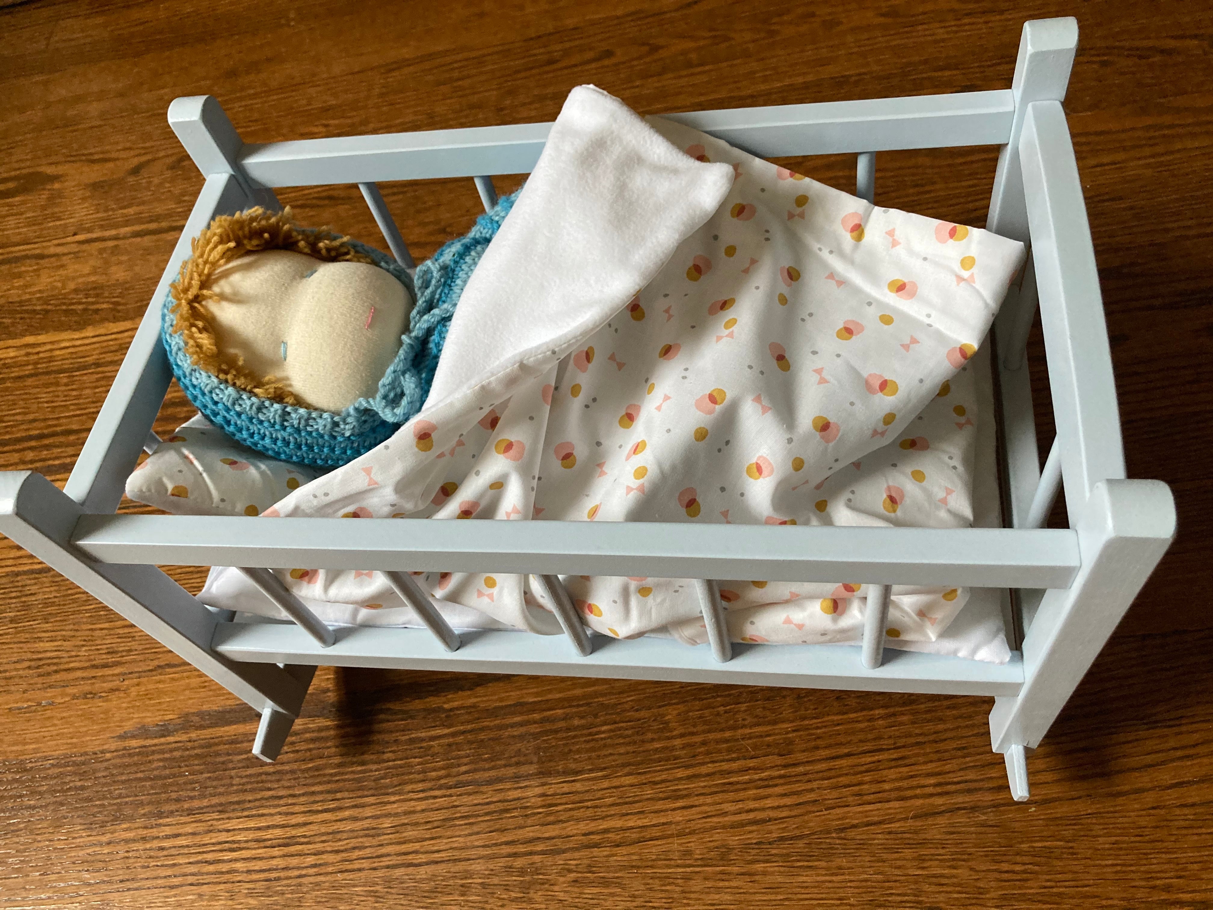 Boy doll outlet crib