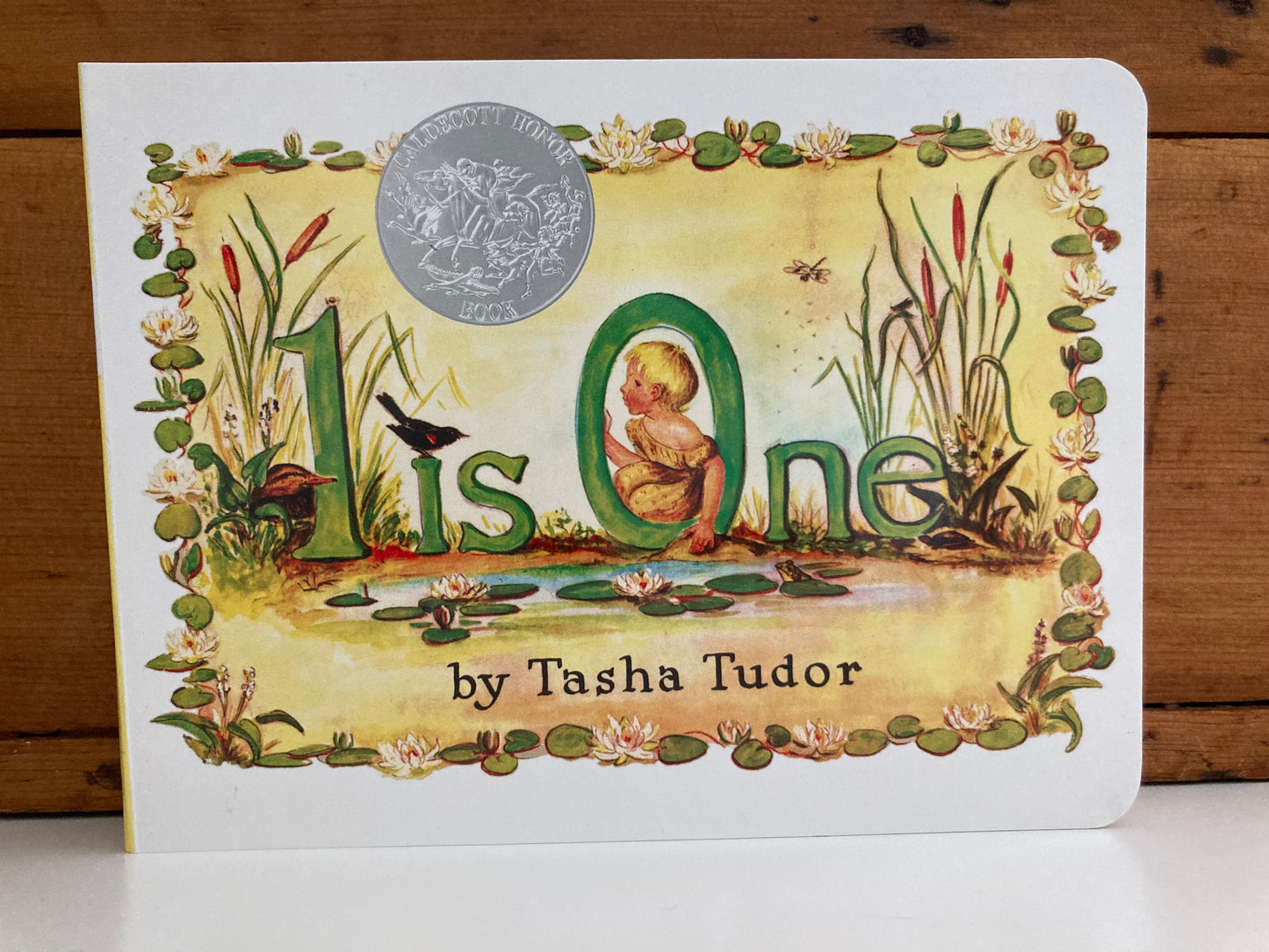 Livre cartonné, bébé - ONE IS ONE de Tasha Tudor