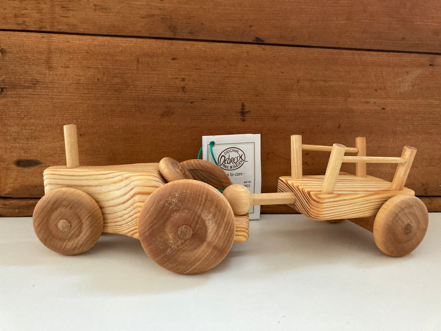 Wooden Toy - Debresk TRACTOR WITH TRAILER, Small size