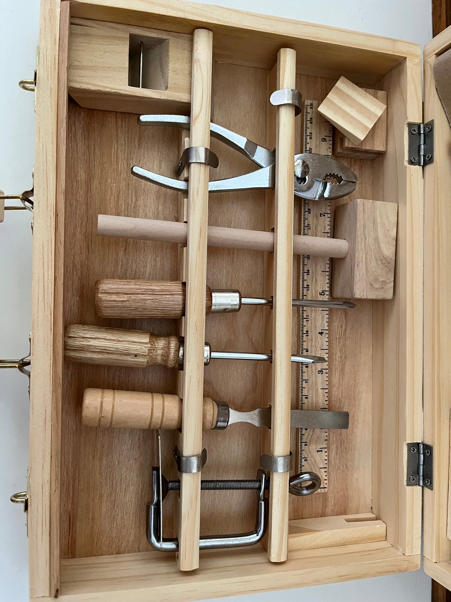 Jouet éducatif - VRAIS OUTILS de grande taille, dans une caisse en bois, ensemble de 14 outils !