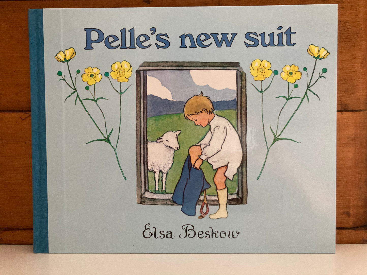 Livre d'images pour enfants - LE NOUVEAU COSTUME DE PELLE